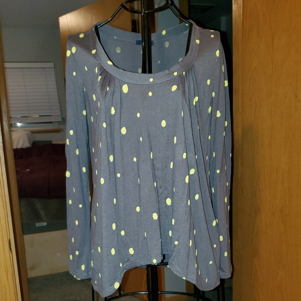 Gap long sleeved high-low rounded hem tshirt